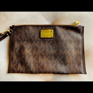 Michael Kors wristlet